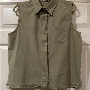 Erika Sleeveless Button-Down Shirt in Olive